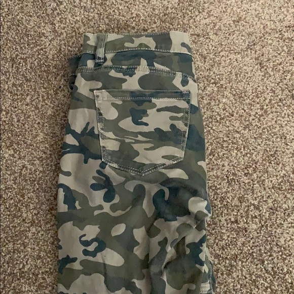 Forever 21 camo Jeggings - Picture 4 of 5